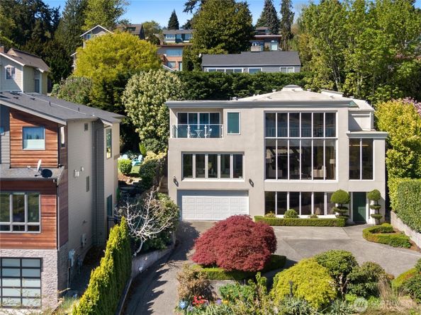 1521 36th Avenue S, Seattle WA 98144