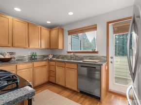 13709 Greenwood Avenue N, Seattle WA 98133
