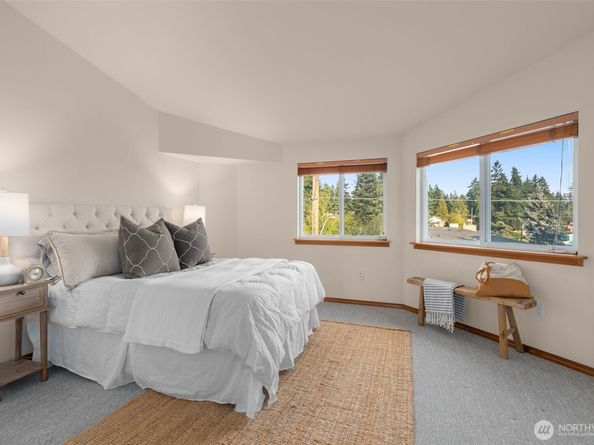 13709 Greenwood Avenue N, Seattle WA 98133