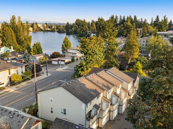 13709 Greenwood Avenue N, Seattle WA 98133