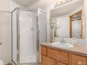 13709 Greenwood Avenue N, Seattle WA 98133
