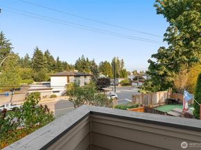 13709 Greenwood Avenue N, Seattle WA 98133