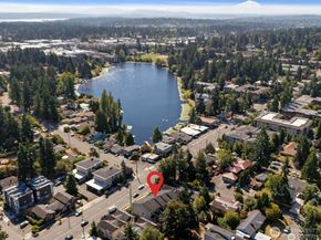 13709 Greenwood Avenue N, Seattle WA 98133