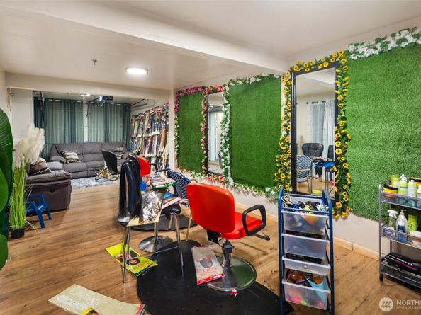 6232 S 233rd Street, Kent WA 98032