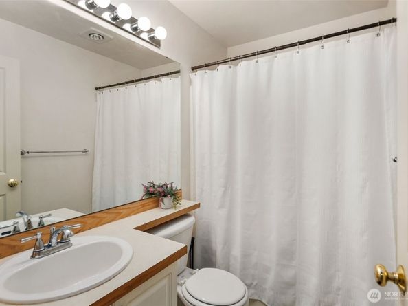 6232 S 233rd Street, Kent WA 98032