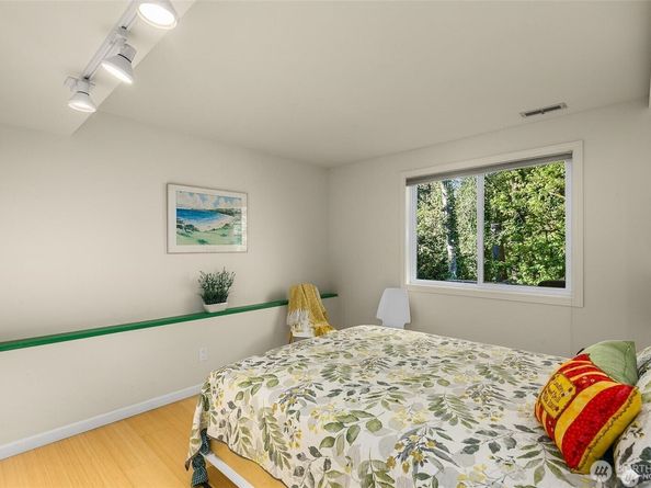 15144 SE 46th Way, Bellevue WA 98006