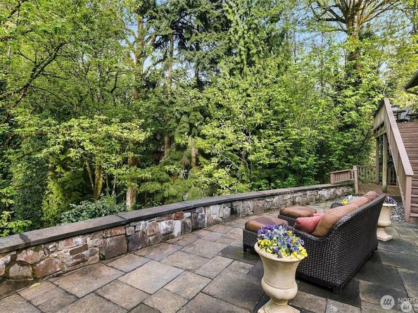 15144 SE 46th Way, Bellevue WA 98006