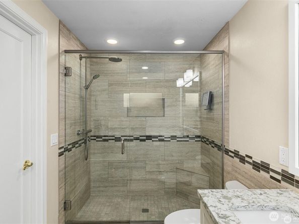 15144 SE 46th Way, Bellevue WA 98006