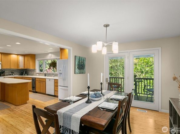 15144 SE 46th Way, Bellevue WA 98006