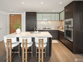 188 Bellevue Way NE 802, Bellevue WA 98004