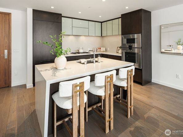 188 Bellevue Way NE 802, Bellevue WA 98004
