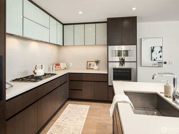 188 Bellevue Way NE 802, Bellevue WA 98004