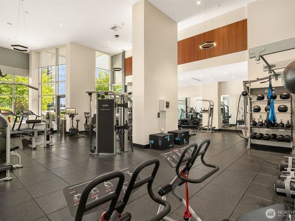 188 Bellevue Way NE 802, Bellevue WA 98004
