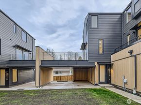 1327 N 185th C, Shoreline WA 98133