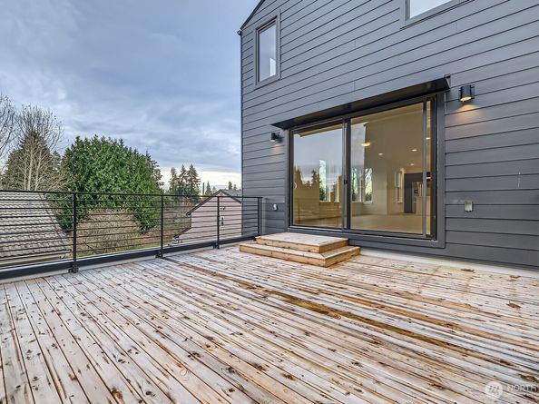 1327 N 185th C, Shoreline WA 98133