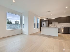 1327 N 185th C, Shoreline WA 98133