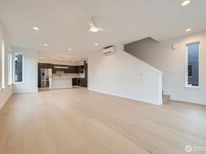 1327 N 185th C, Shoreline WA 98133