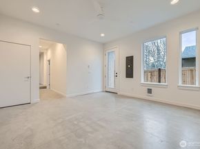 1327 N 185th C, Shoreline WA 98133