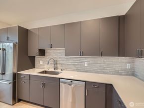1327 N 185th C, Shoreline WA 98133