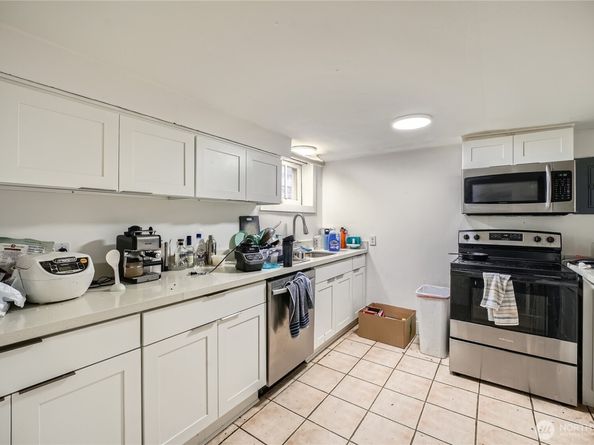 5224 12th Avenue NE, Seattle WA 98105