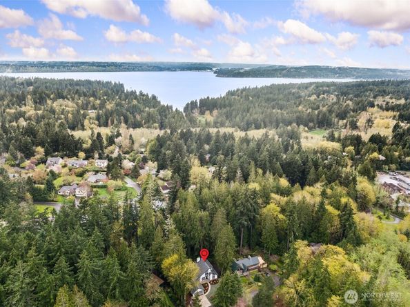 11785 Penny Place NE, Bainbridge Island WA 98110