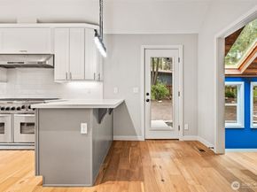 11785 Penny Place NE, Bainbridge Island WA 98110