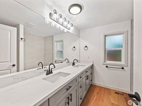 11785 Penny Place NE, Bainbridge Island WA 98110