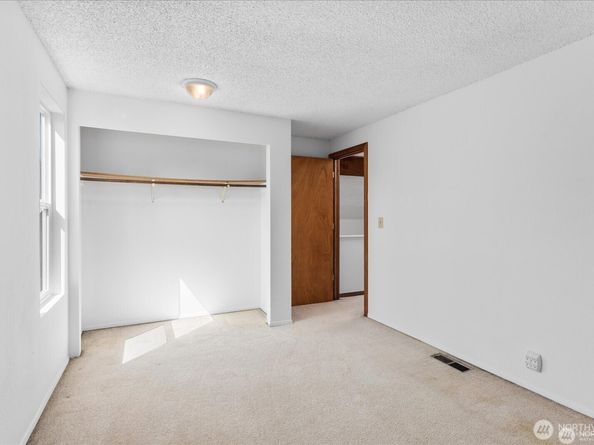 18210 5th Avenue NE, Shoreline WA 98155