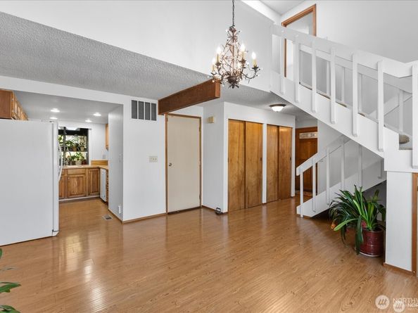 18210 5th Avenue NE, Shoreline WA 98155