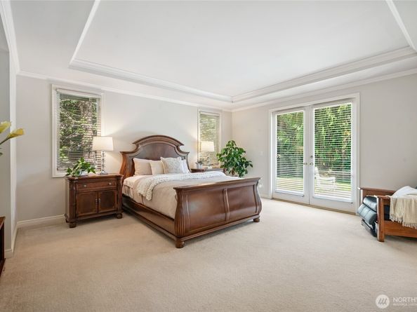 1104 268th Way SE, Sammamish WA 98075