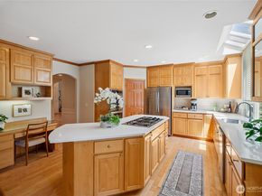 1104 268th Way SE, Sammamish WA 98075