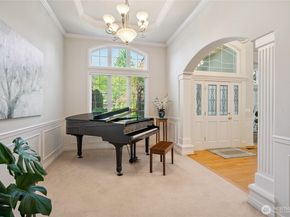 1104 268th Way SE, Sammamish WA 98075
