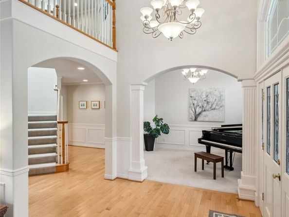 1104 268th Way SE, Sammamish WA 98075
