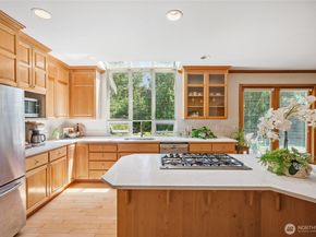 1104 268th Way SE, Sammamish WA 98075