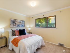 941 20th Place W, Kirkland WA 98033