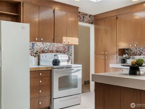941 20th Place W, Kirkland WA 98033