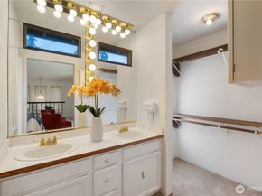941 20th Place W, Kirkland WA 98033
