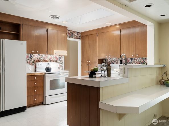 941 20th Place W, Kirkland WA 98033