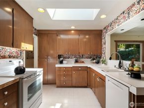 941 20th Place W, Kirkland WA 98033