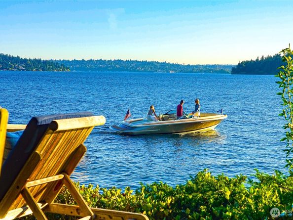 18 Holly Lane, Mercer Island WA 98040