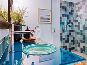 18 Holly Lane, Mercer Island WA 98040