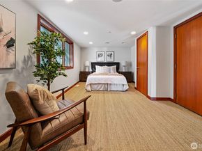 18 Holly Lane, Mercer Island WA 98040