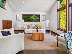 18 Holly Lane, Mercer Island WA 98040
