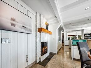 18 Holly Lane, Mercer Island WA 98040