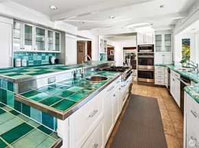 18 Holly Lane, Mercer Island WA 98040