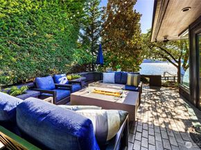 18 Holly Lane, Mercer Island WA 98040