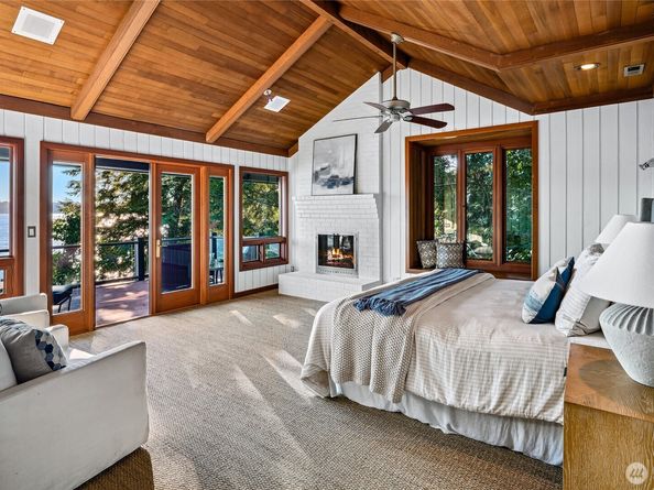 18 Holly Lane, Mercer Island WA 98040