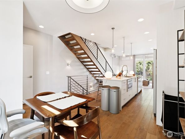 3070 61st Avenue SW, Seattle WA 98116