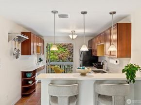 19004 12th Avenue NE, Shoreline WA 98155