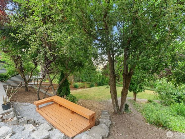 19004 12th Avenue NE, Shoreline WA 98155